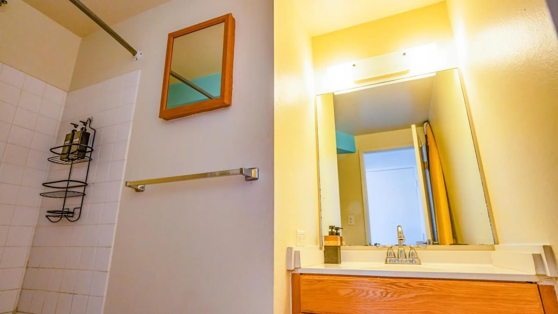Waikiki Monarch Hotel Studio Near Waikiki - Mountain And City View - Full Kitchen Honolulu Apartment
